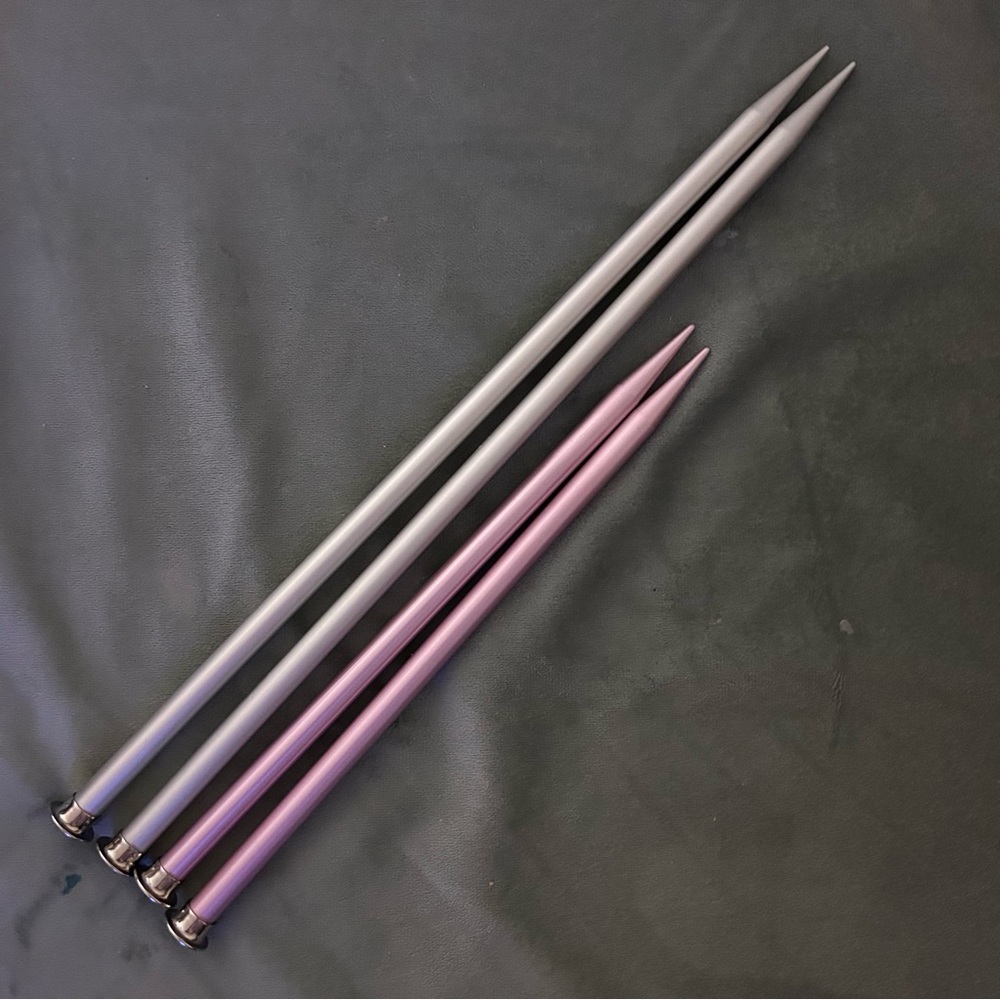 BATES 2 pairs size 15 aluminum knitting needles (14” & 10” long)